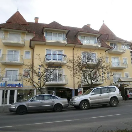 아파트 Aramis Apartments