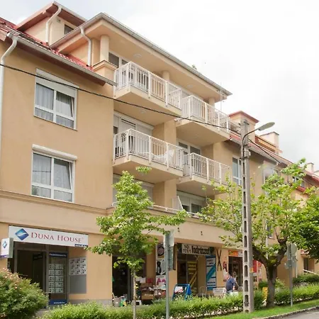 아파트 Aramis Apartments *