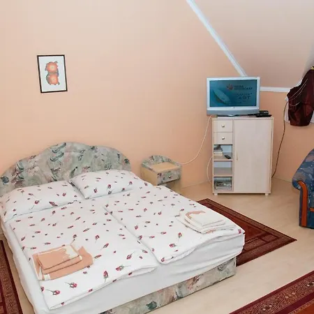 Aramis Apartments *