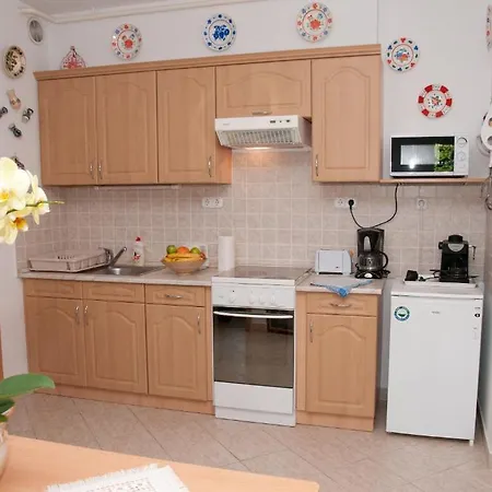 Aramis Apartments 아파트 *