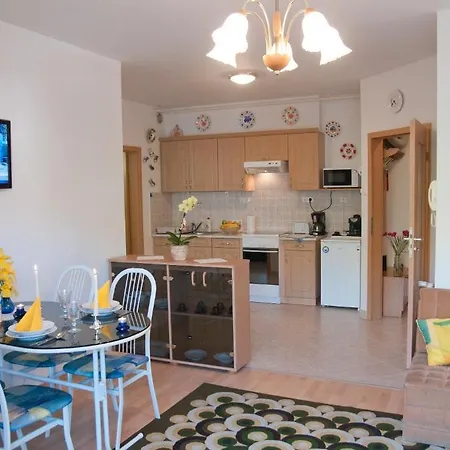 Aramis Apartments 아파트