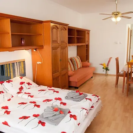 아파트 Aramis Apartments *